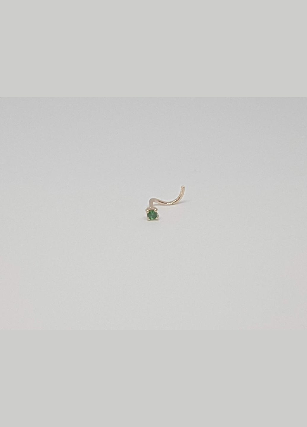 Золотая серьга-пирсинг в нос с фианитом. 1018.1 Зеленый Dear (269538709)