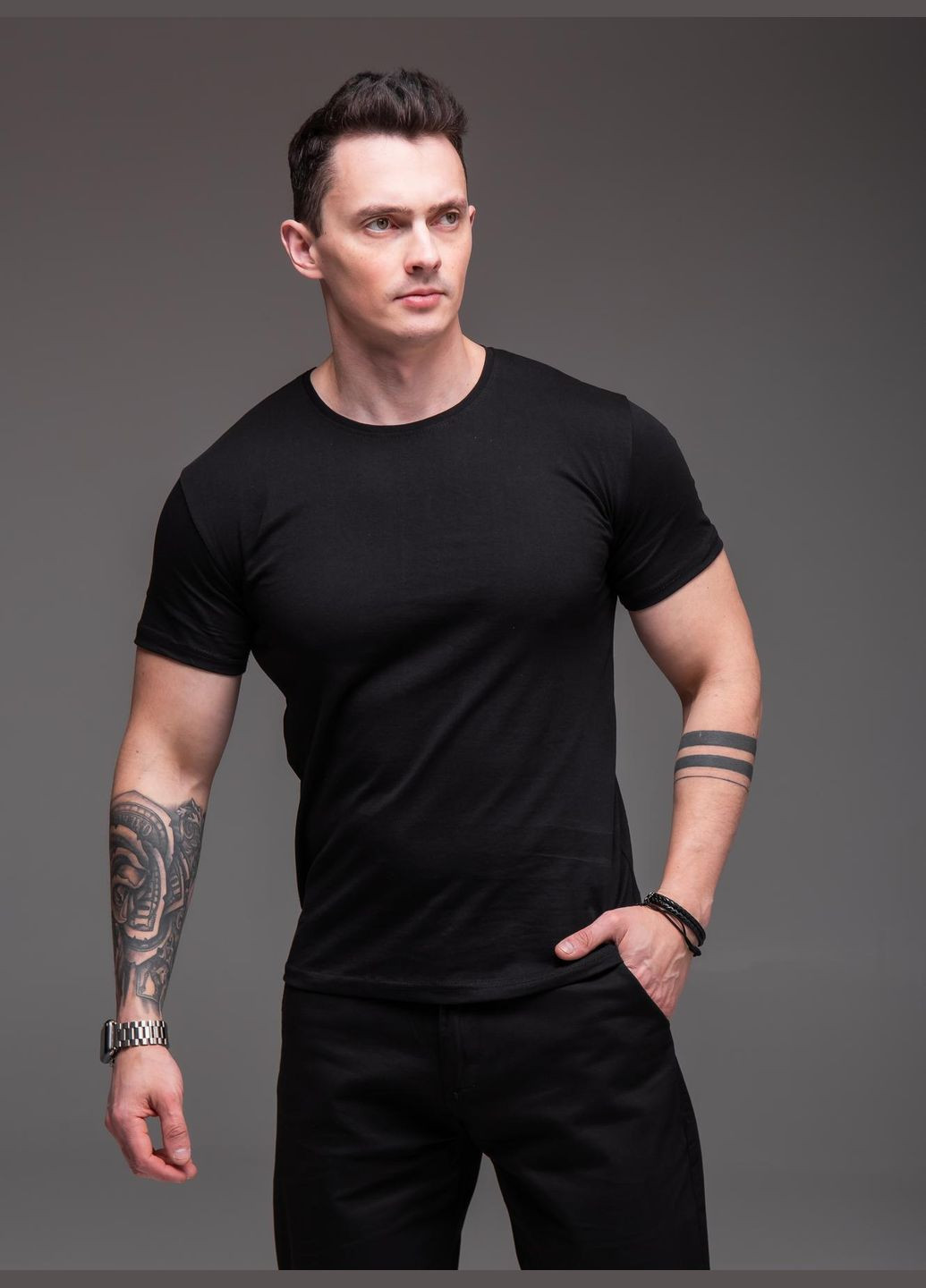 Чорна футболка чоловіча базова бавовна чорна з коротким рукавом No Brand