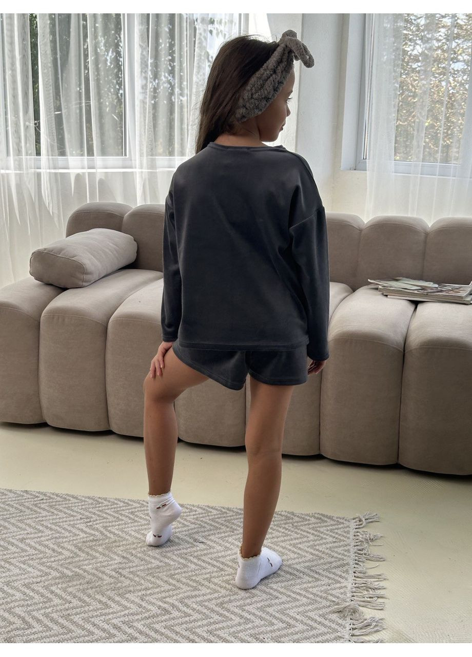 Графитовая зимняя детская велюровая пижама "3 в 1" для девочки (шорты, брюки и лонгслив), леопард, 140 футболка + шорты + брюки No Brand