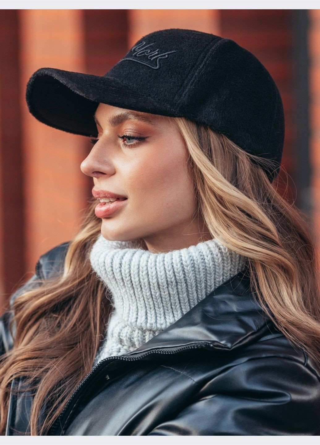 кепка чёрного цвета с нашивкой Dressa (307359511)