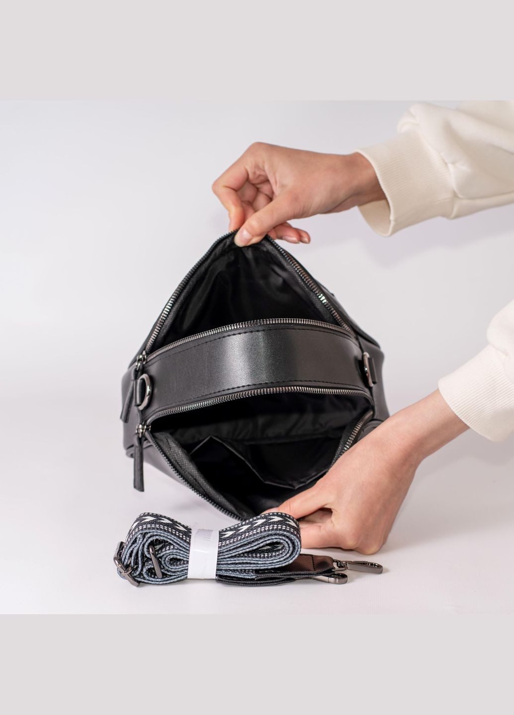 Сумка женская Кросс боди функциональная черная из экокожи NIUNIU (340239652)