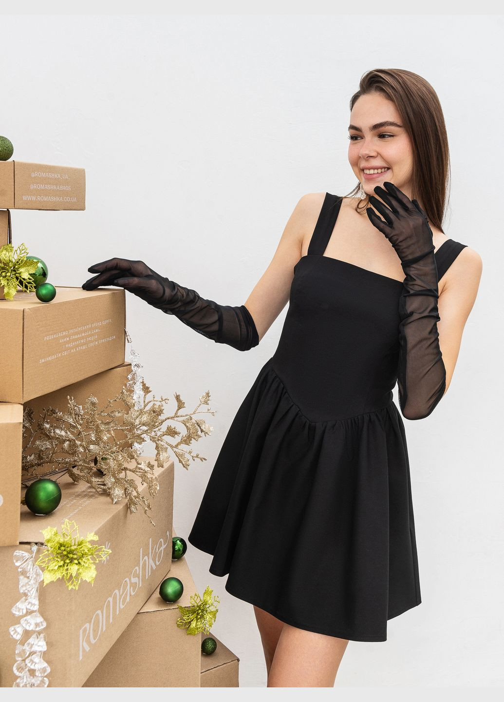Чорна сукня довжини міні Romashka однотонна