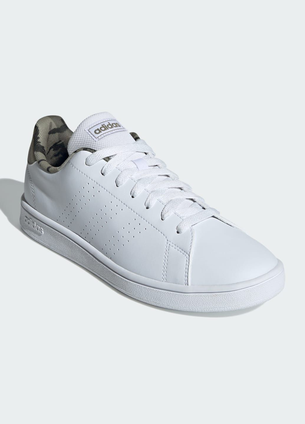 Белые всесезонные кроссовки advantage base adidas