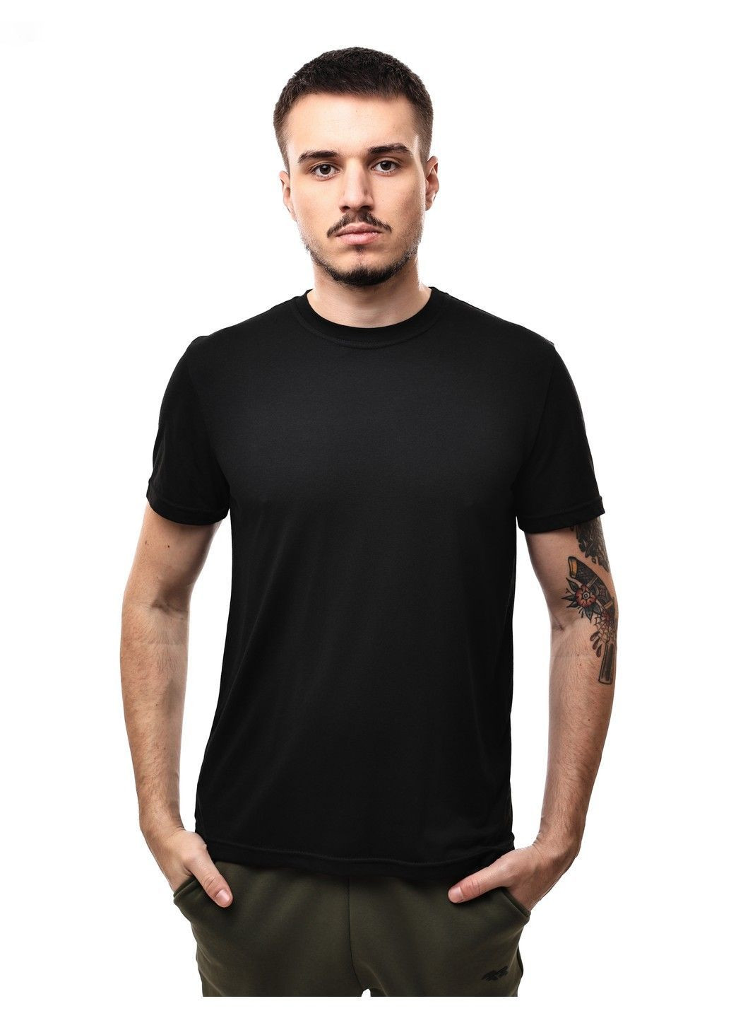 Черная футболка мужская Dioni