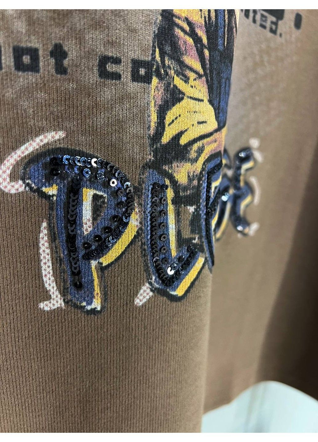 Футболка женская Yihanbeibei 1669 оверсайз теплая фотография девушка пайетки плотный трикотаж one size коричневая No Brand - (318126812)