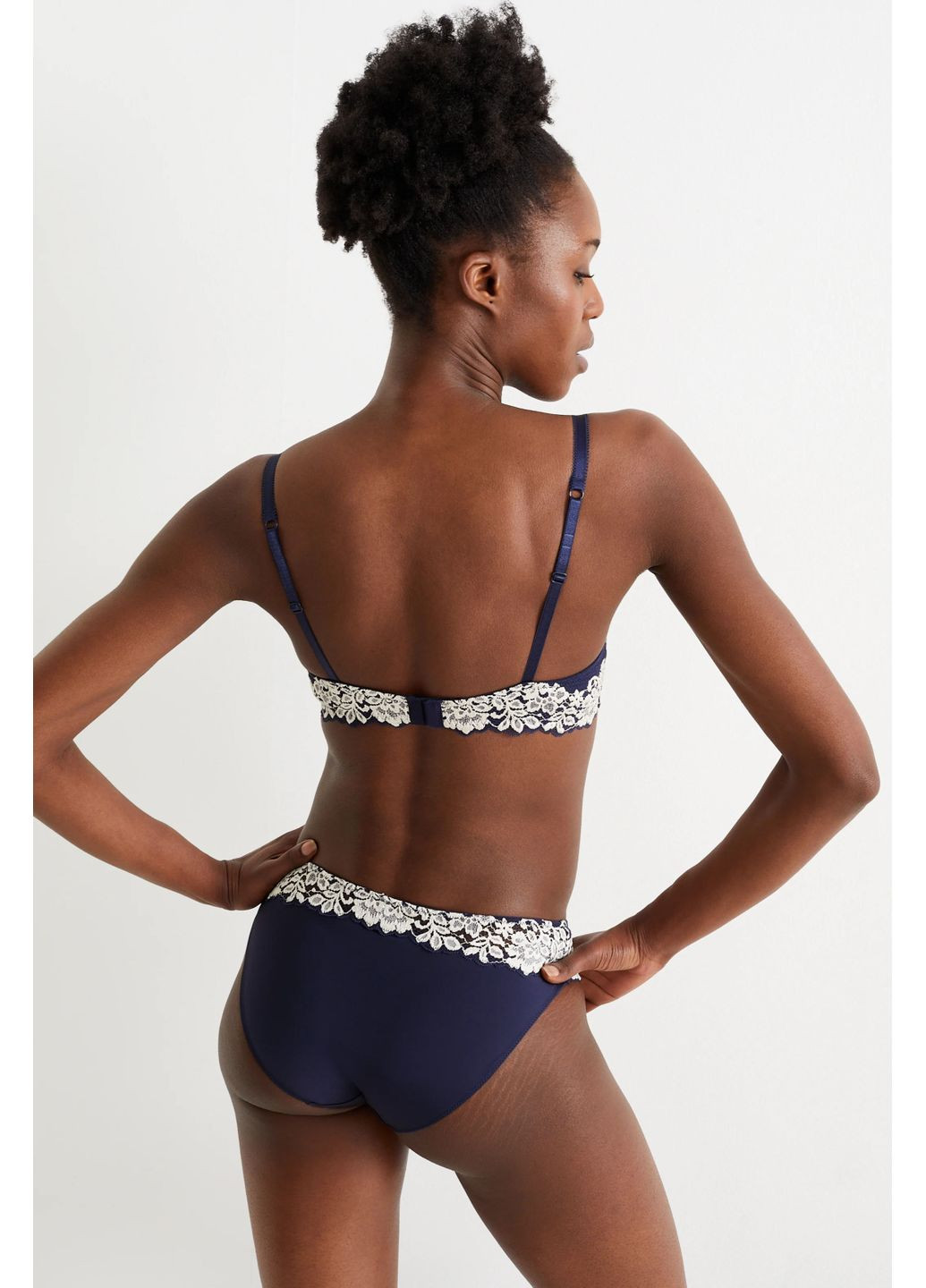 Тёмно-синий кружевной бюстгальтер C&A