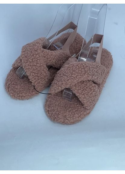 Пудровые шлепанцы-босоножки меховые Vira