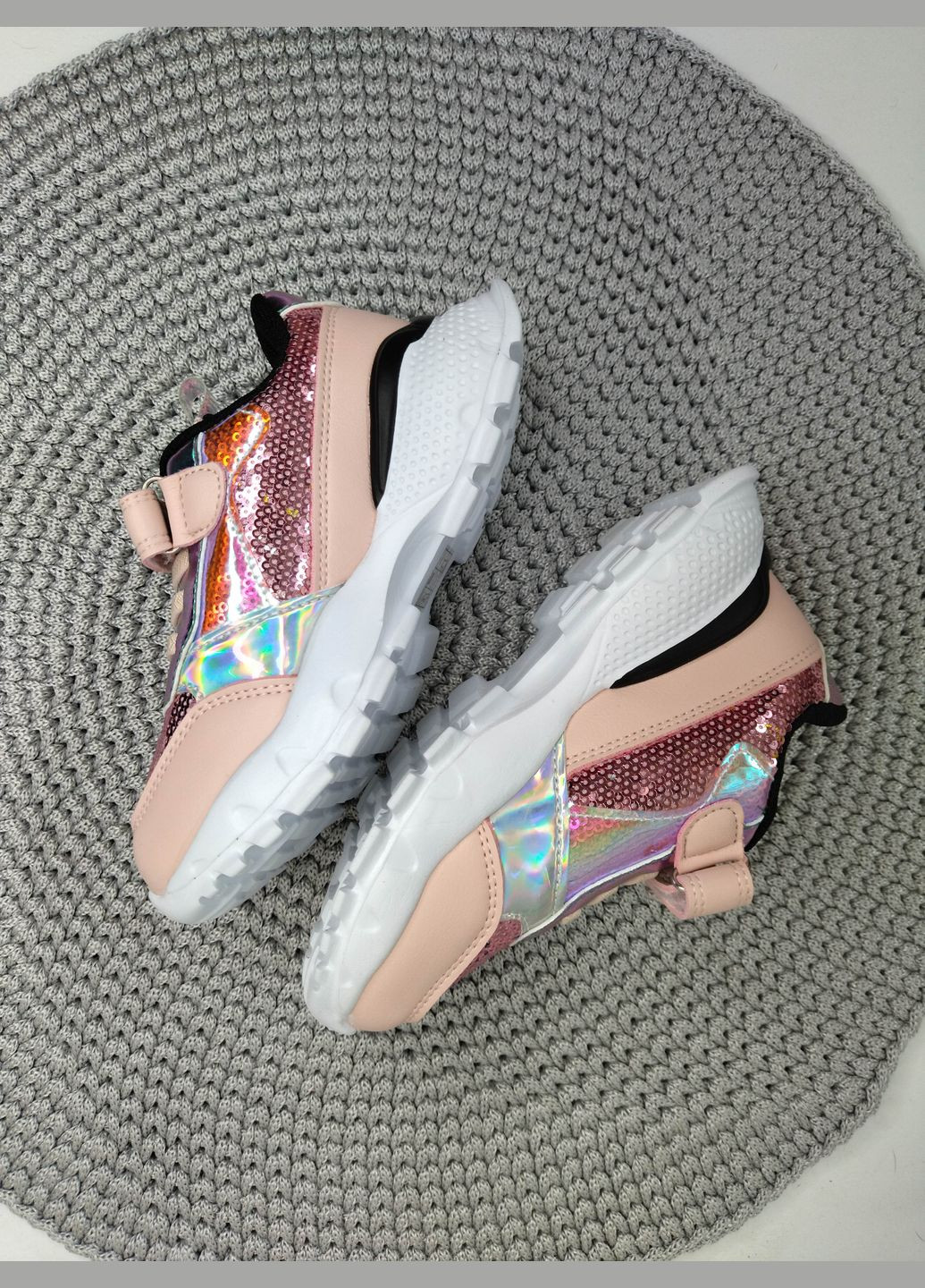 Рожеві всесезонні кросівки на липучці для дівчинки рожеві з лелітками Kimboo