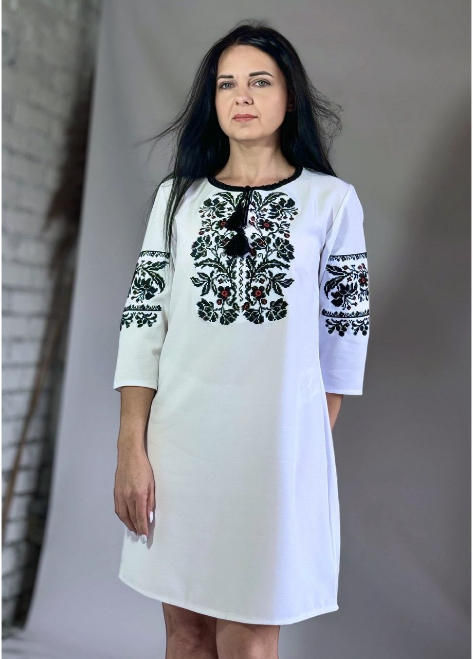 Белая женское синее платье вышиванка с рукавом 3/4 узор орнамент прямой вискоза (355463848)