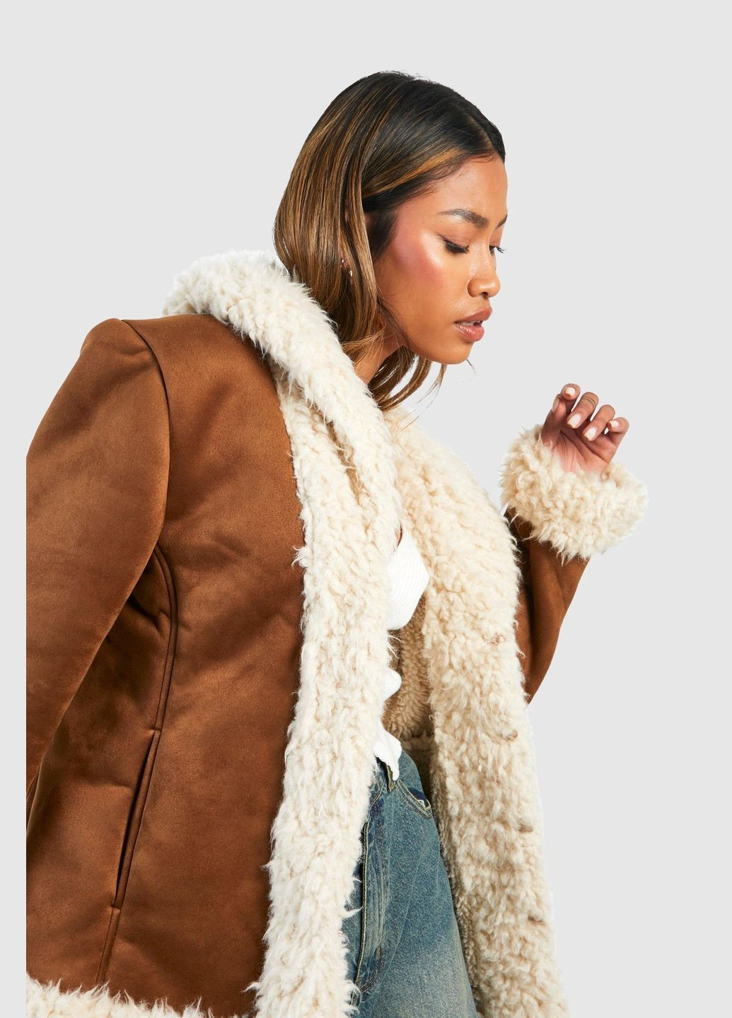 Коричневая демисезонная куртка из искусственной замши Boohoo