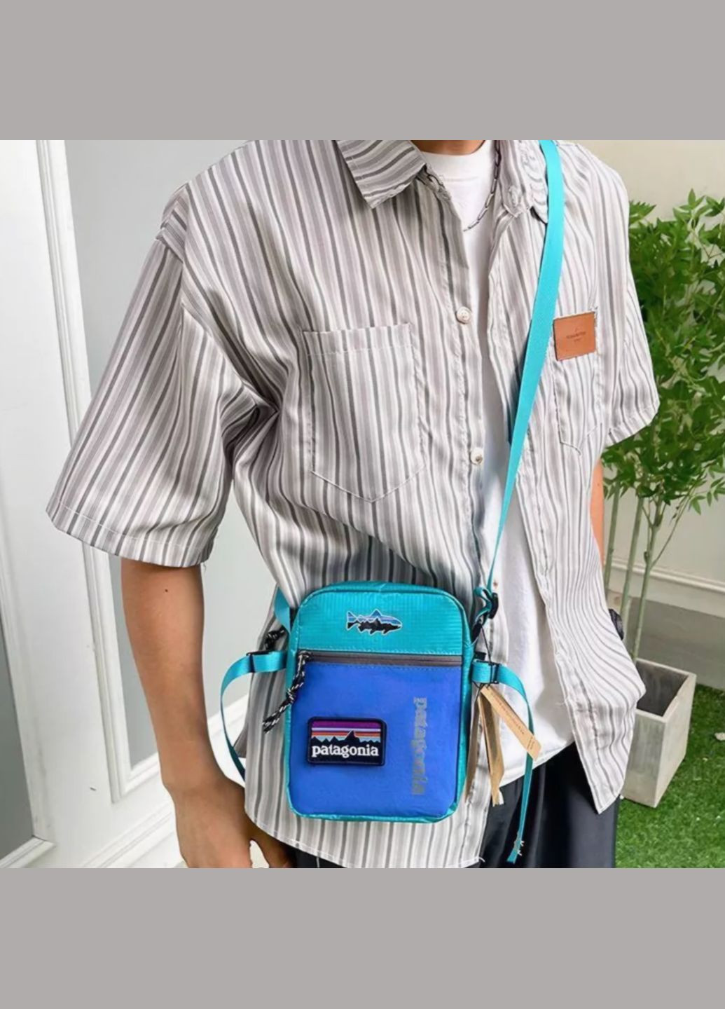 Водонепроникна сумка унісекс, зі зйомним патчем у синьому кольорі. No Brand Мессенджер (322768044)