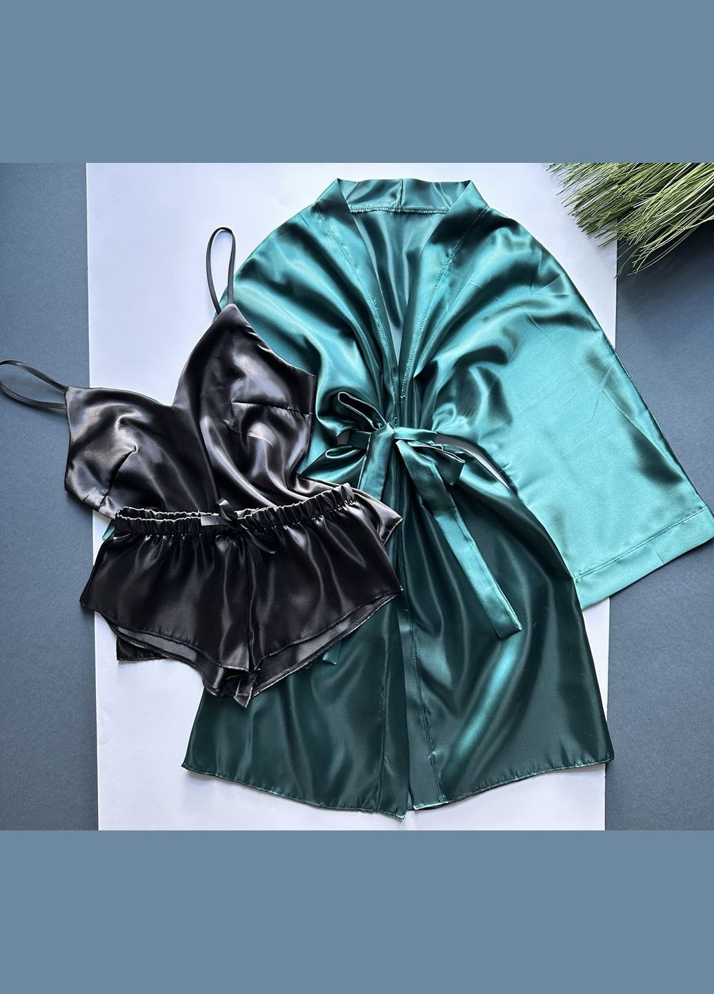 Зеленый демисезонный комплект атласный, халат и пижама Exclusive