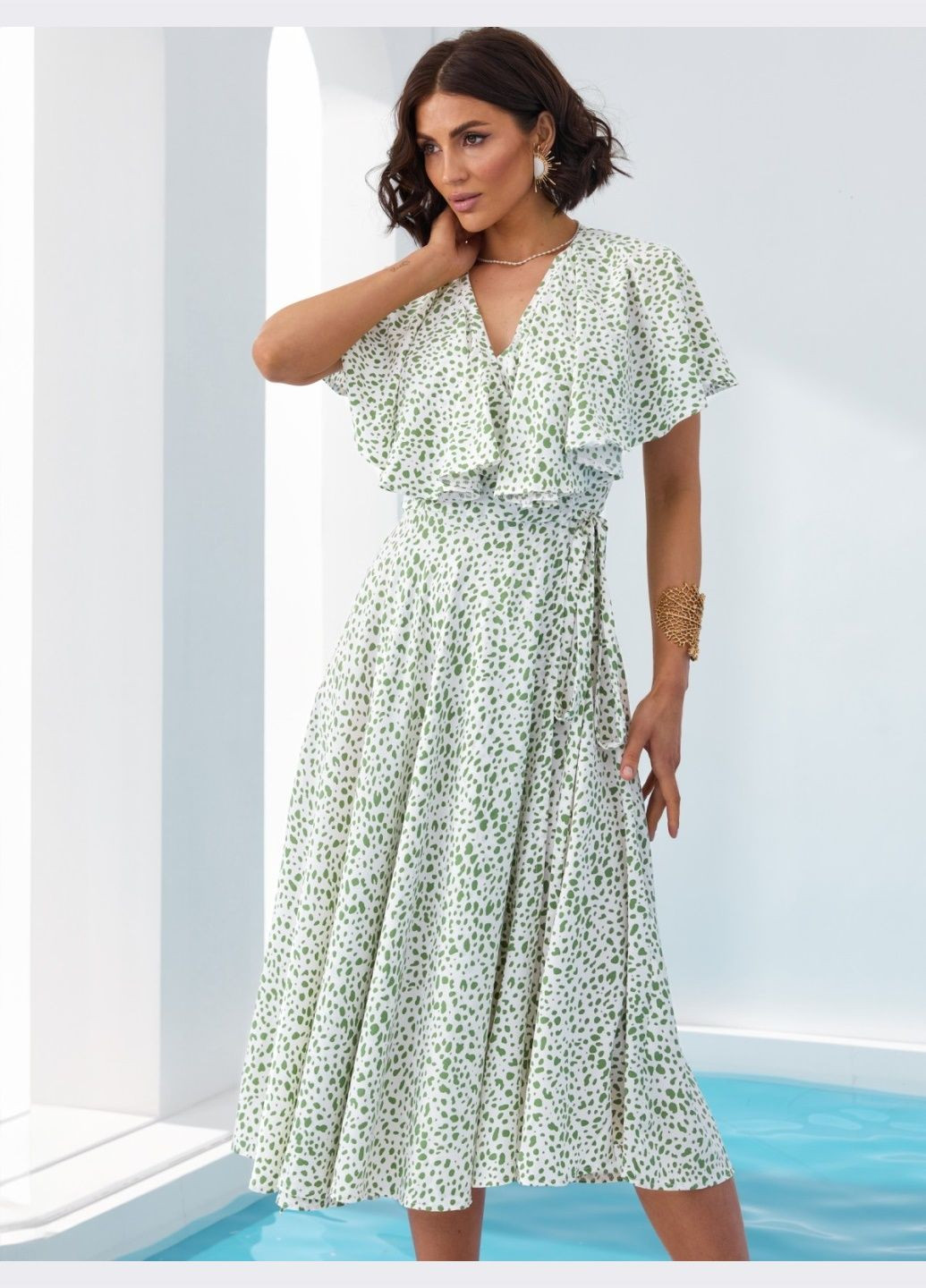 Молочное кэжуал платье молочного цвета с принтом Dressa с абстрактным узором