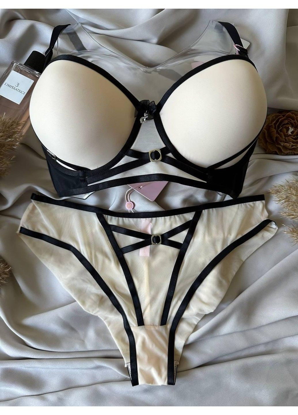 Бежевий бежевий комплект жіночої нижньої білизни Velencosa