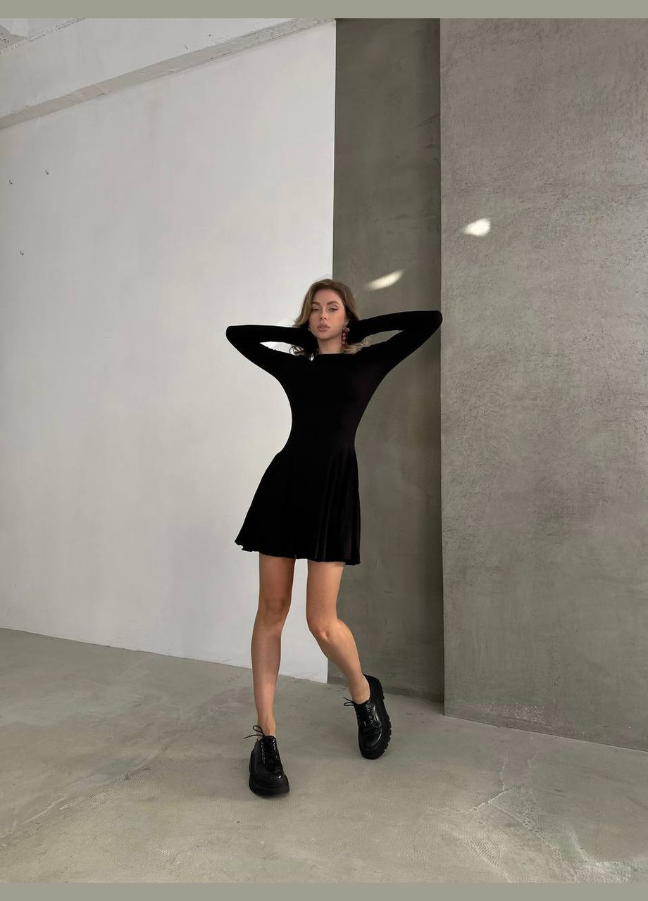 Черное базовое минималистичное платье с рукавами из лёгкой вискозы, красивое приталённое платье выше колена для любой погоды No Brand