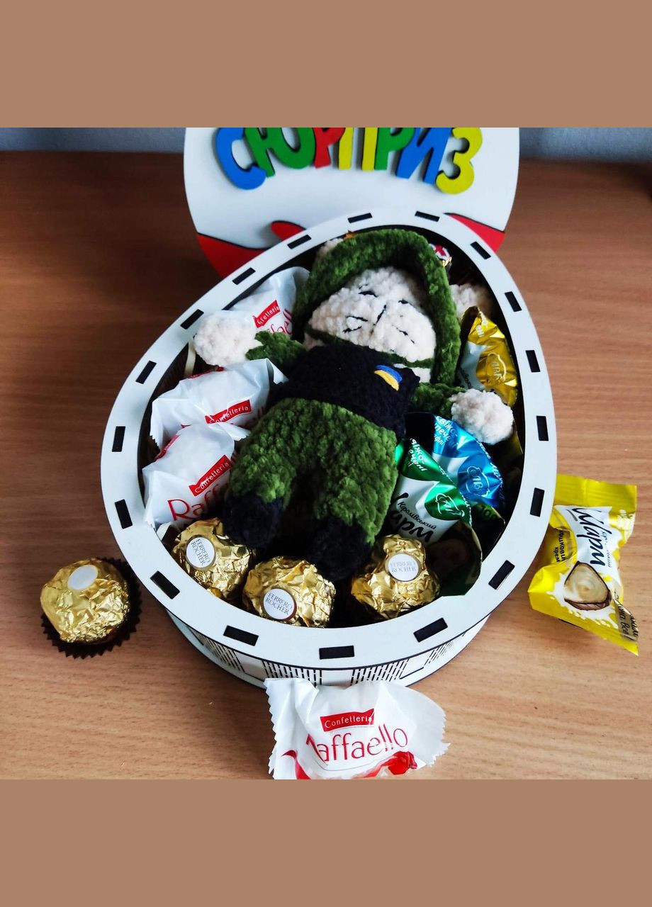 Подарочный бокс киндер с игрушкой и сладостями для девушки или ребенка на день рождения, на праздник (ar98) Ferrero (315888795)