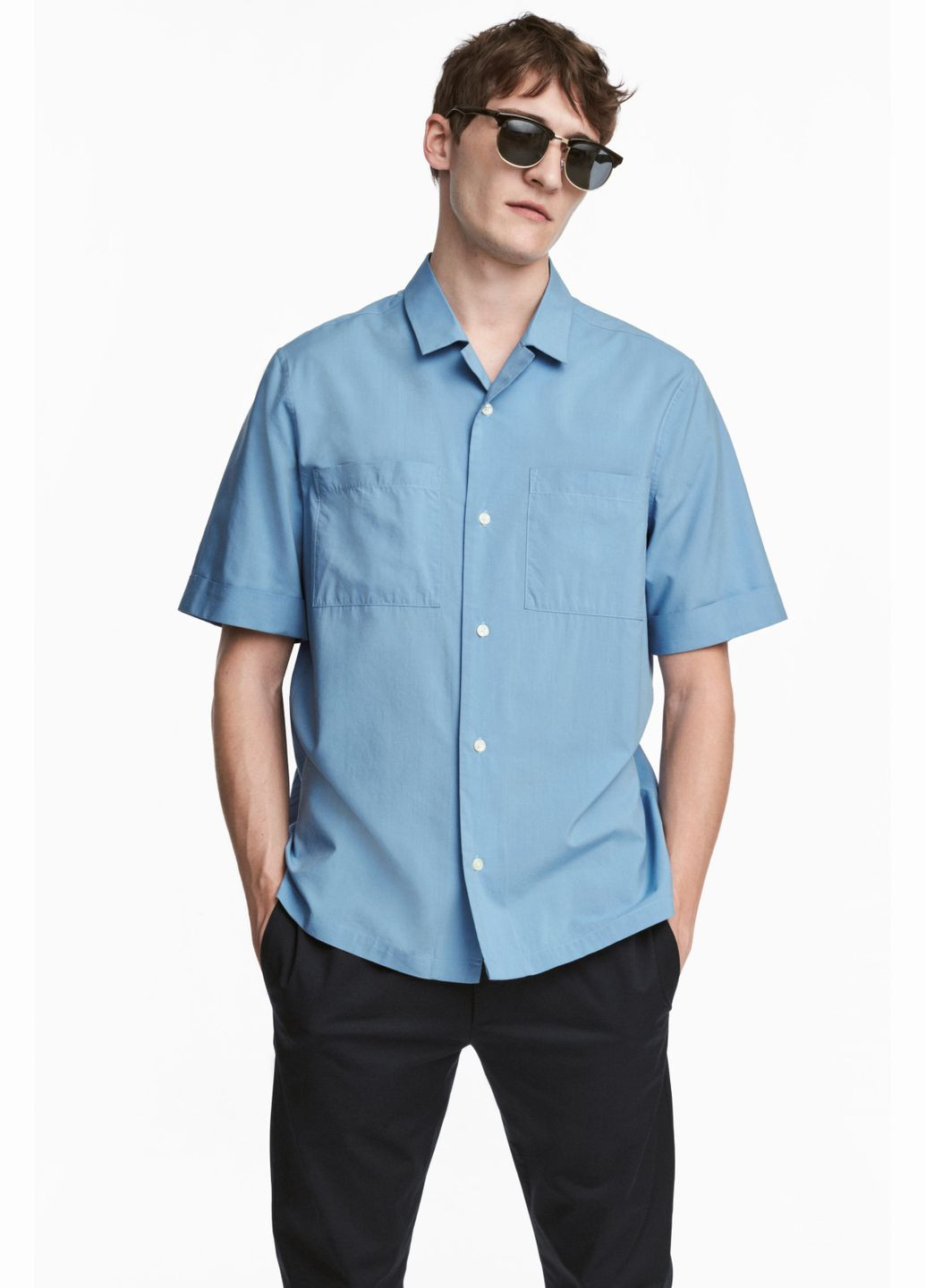 Светло-синяя рубашка H&M