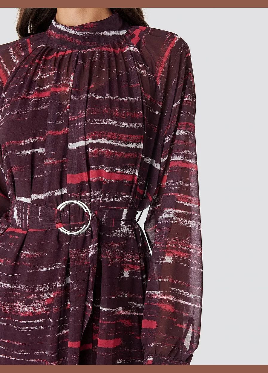 Бордова сукня з принтом тай-дай NA-KD