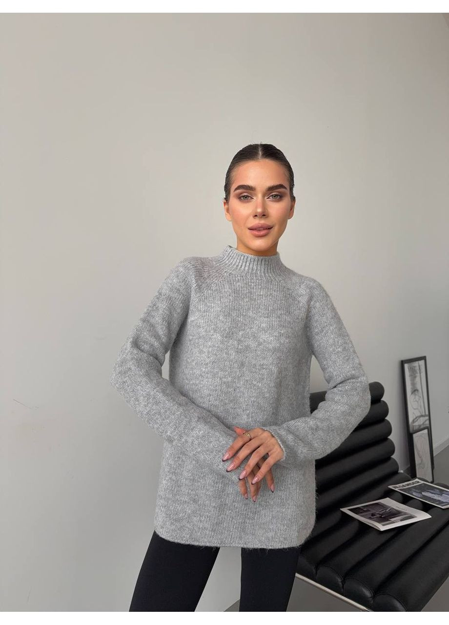 Сірий зимовий жіночий стильний светр без шва Україна