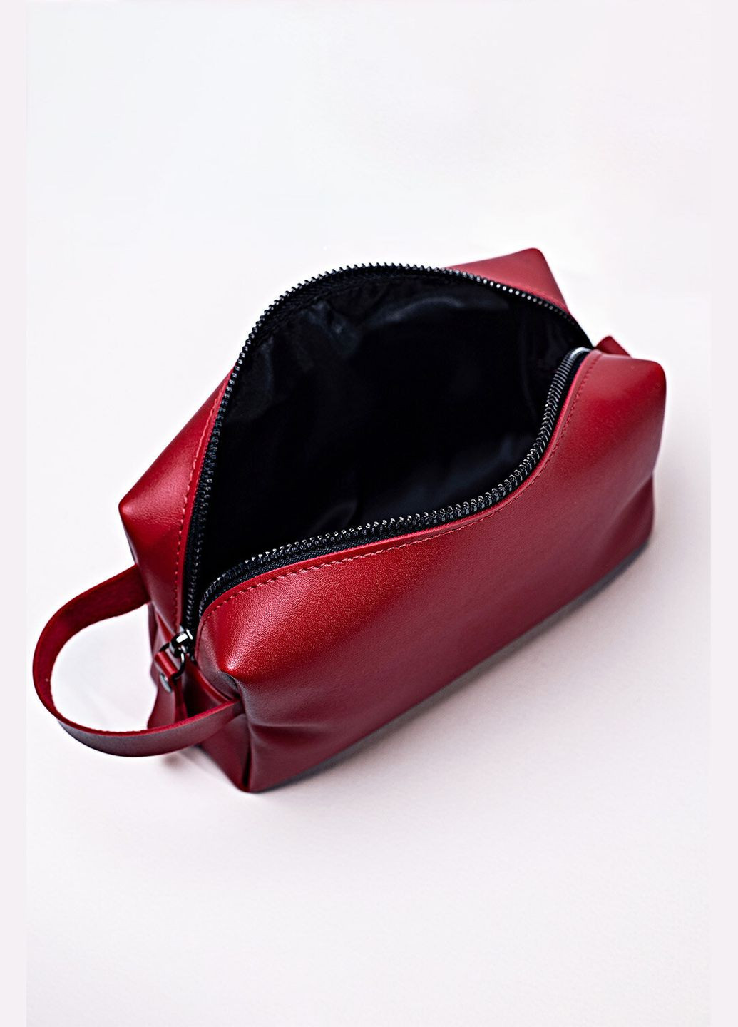 Косметичка з екошкіри червоного кольору VOLMAS (316302493)