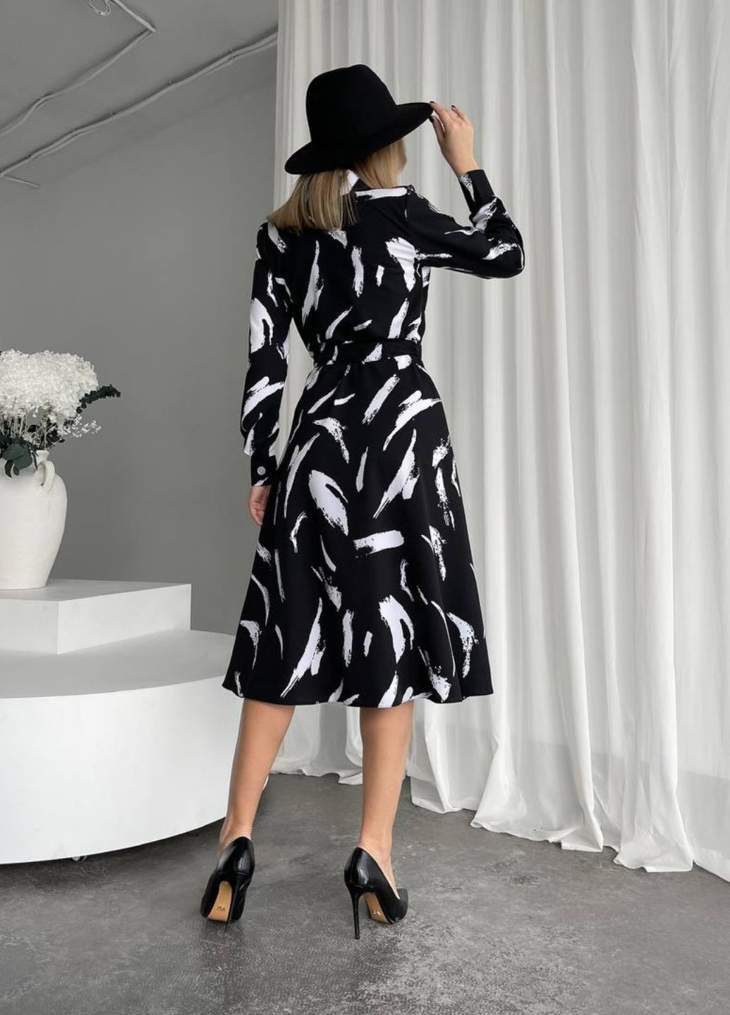Черно-белое повседневный роскошное повседневное платье No Brand с абстрактным узором