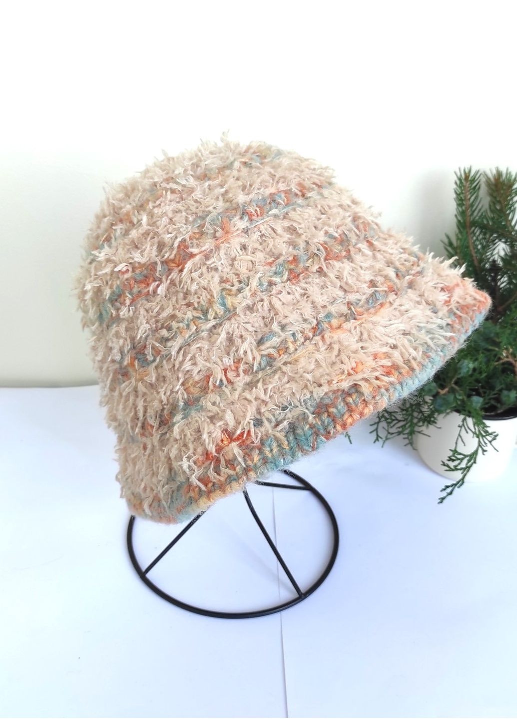 Теплая вязаная зимняя шапка в полоску из пушистой пряжи. No Brand В'язана Зимова Шапка меланж (361969980)