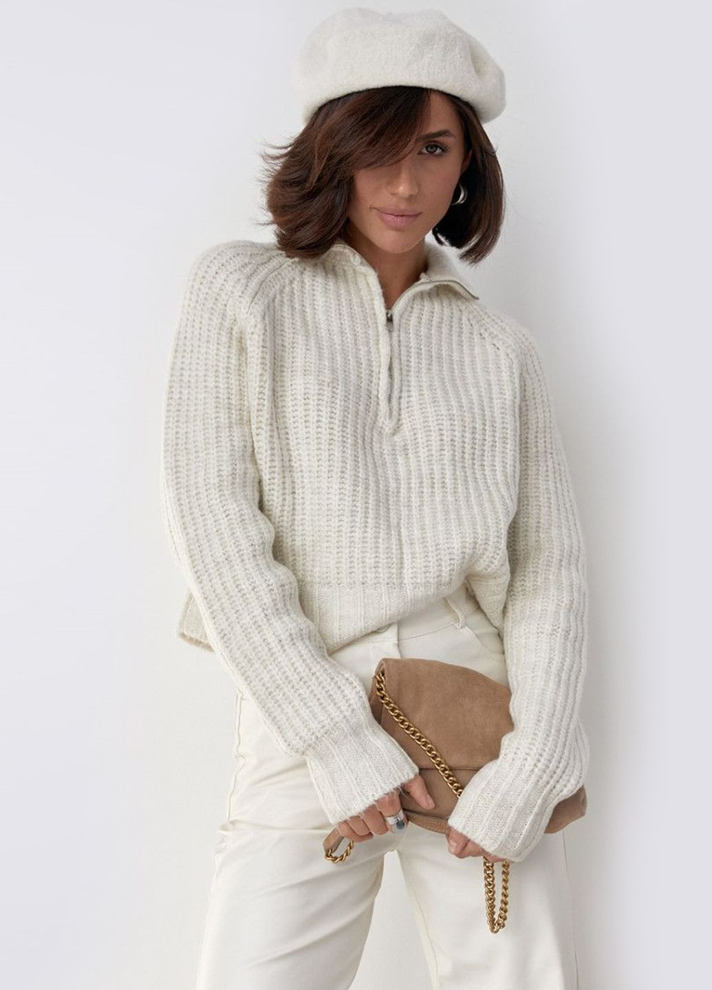 Молочний зимовий теплий вкрочений светр з вовною Fame