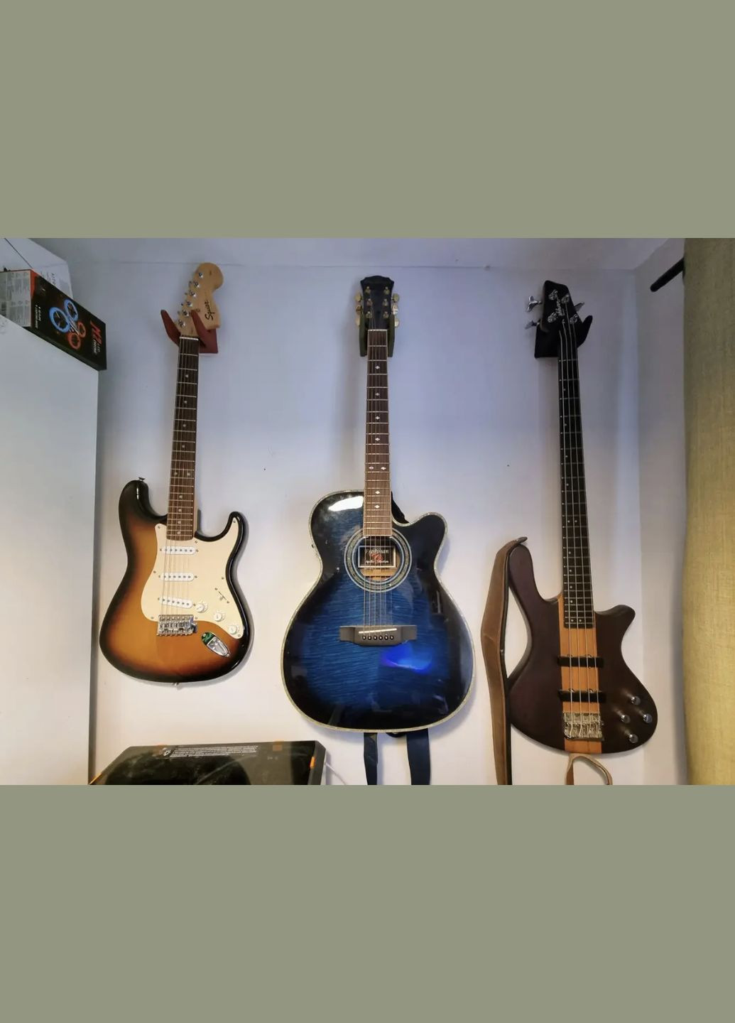 Настенный держатель для гитары пластиковый / Настенное крепление для электрогитары UA3D (303811643)