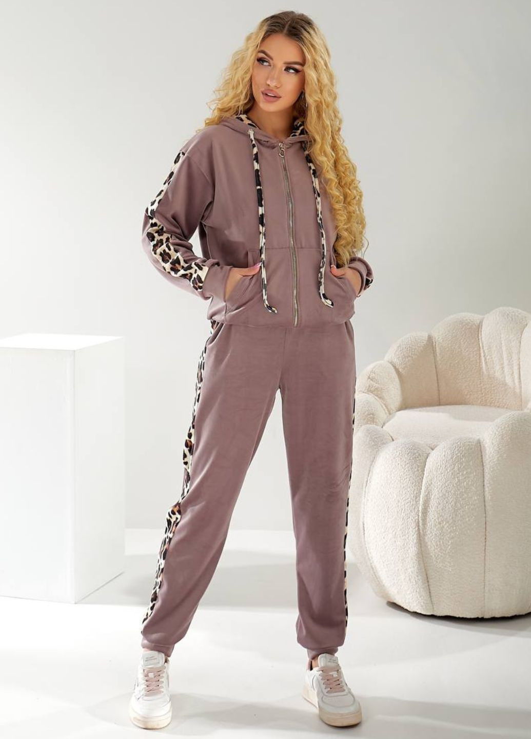 Велюровый базовый повседневный костюм двойка с леопардовыми вставками: тощие на молнии с капюшоном + штаны Tik-Tak (325608941)