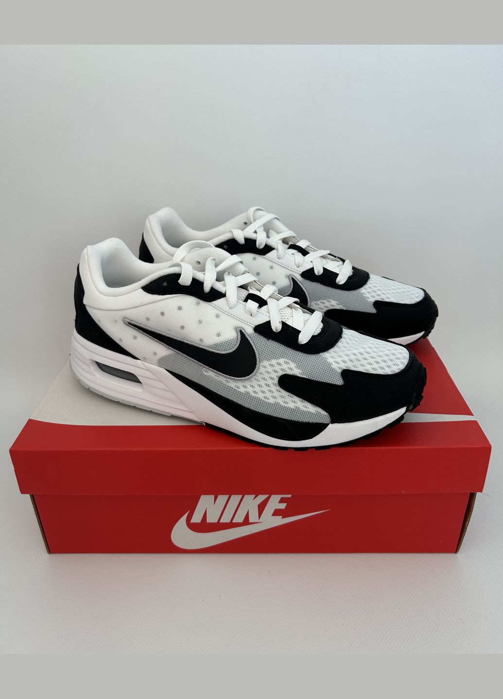 Белые демисезонные кроссовки air max solo Nike