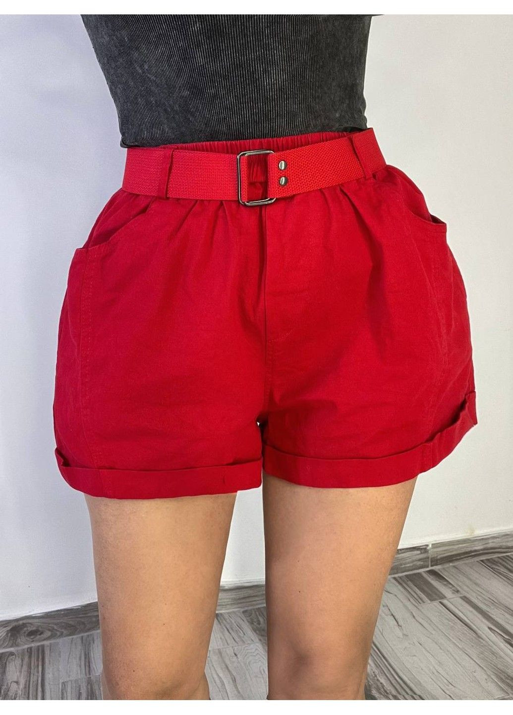 Шорти жіночі A-N 5701 мом на резинке з ременем короткі червоні No Brand (329999639)