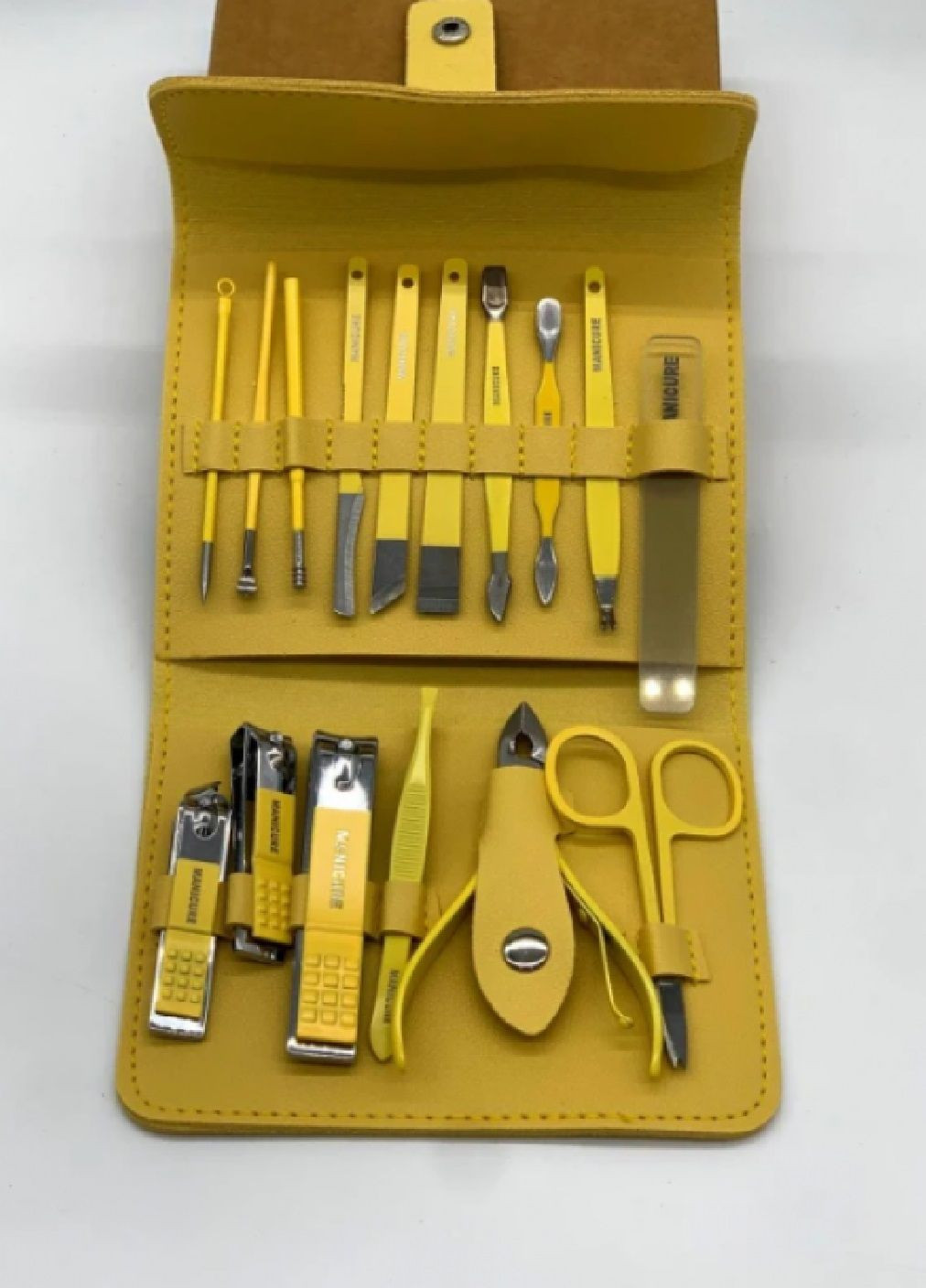 Комплект набір для манікюру педикюру догляду за нігтями в чохлі кейсі екошкіра 16 інструментів (476408-Prob) Жовтий Unbranded (280939053)