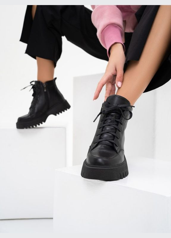 Зимние черные ботинки из натуральной кожи на меху ISSA PLUS