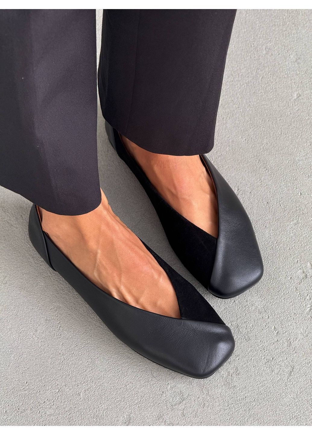 Жіночі стильні жіночі балетки | чорні однотонні без декору натуральна замша, натуральна шкіра (353601976)