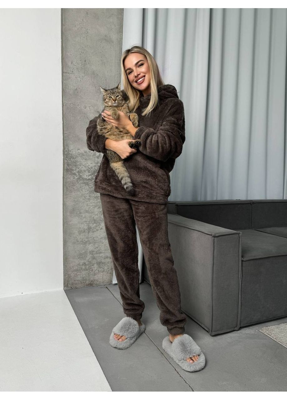 Коричневая костюм женский брюки и кофта с капюшоном махра. No Brand