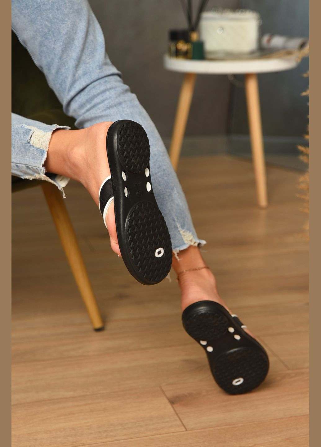 Черно-белые пляжные вьетнамки женские черно-белого цвета Let's Shop