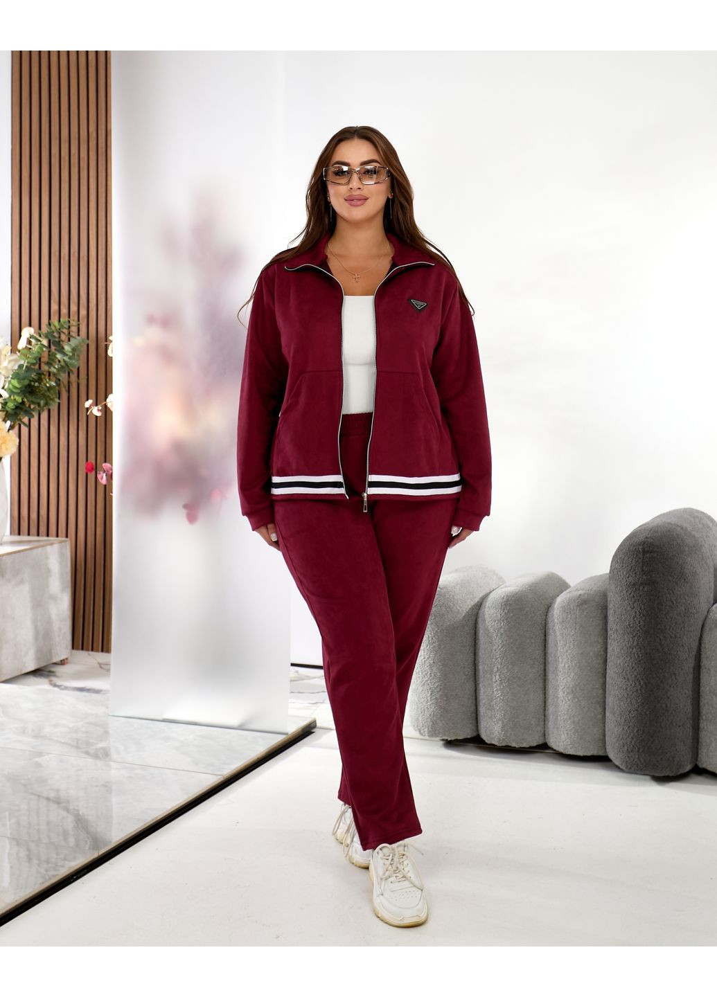 Жiночий прогулянковий костюм iз замшу бордового кольору 35380 Fashion (364864951)