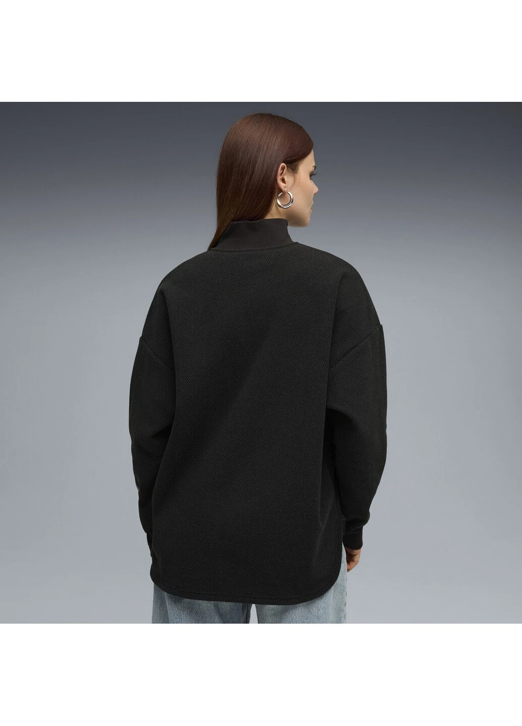 Чорний світшот her oversized half-zip winterized crew women Puma однотонний (351480847)