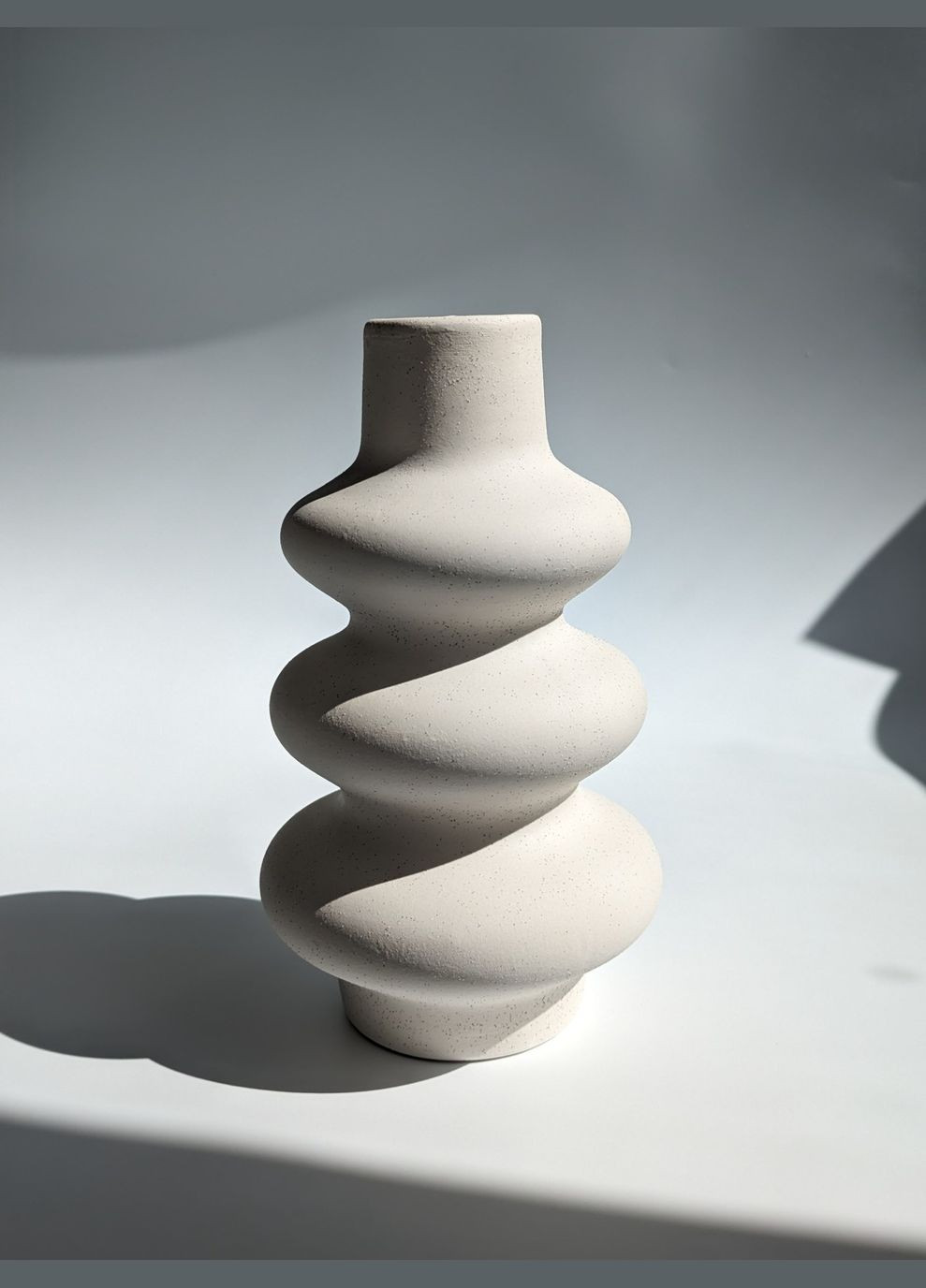 Декоративна керамічна ваза в скандинавському стилі 21 см No Brand (346268651)