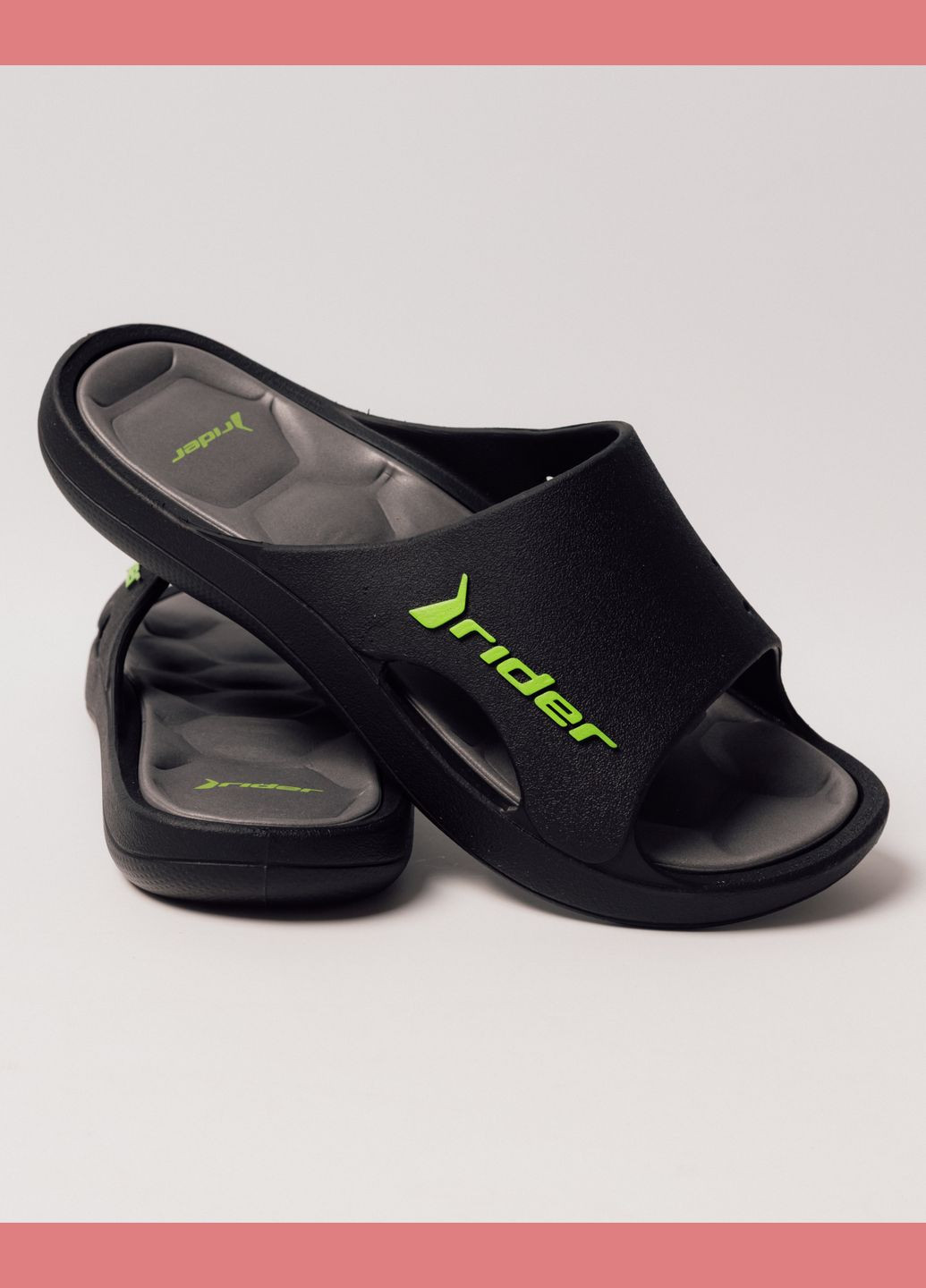 Черные пляжные шлепанцы мужские перфорированные черно-зеленые резина Rider