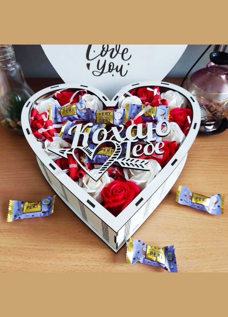 Подарунковий бокс для дівчини з цукерками та 101 причиною «Чому я тебе люблю» (ar155) No Brand (317171295)