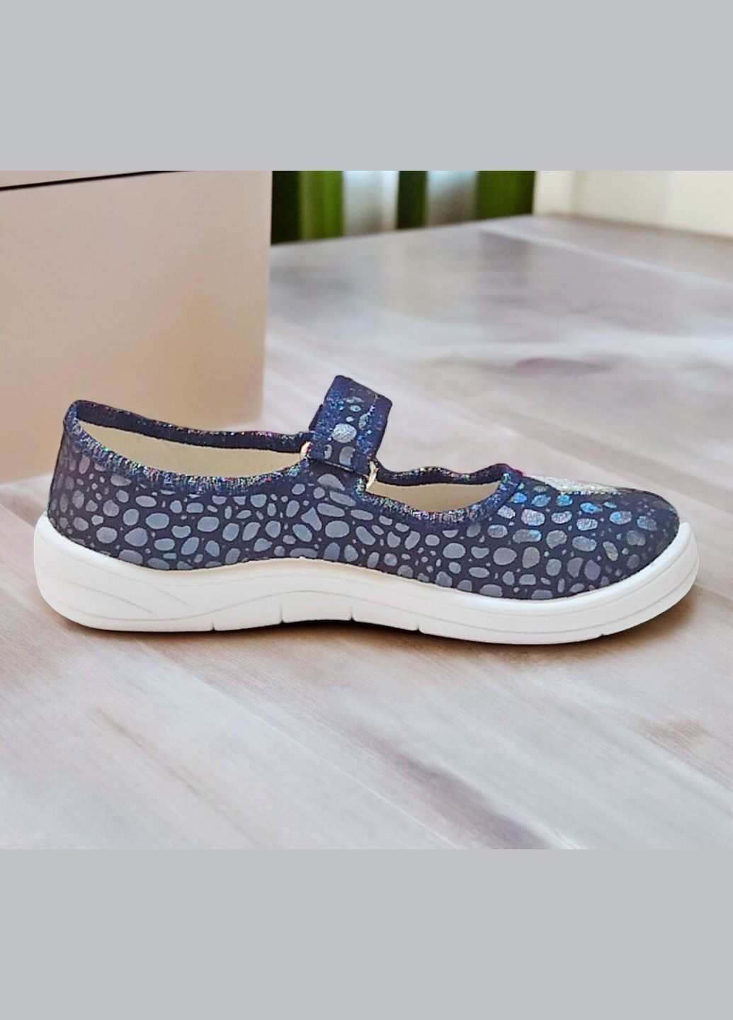 Ортопедичні закриті тапочки капчики на липучці змінка до школи для дівчинки Waldi (338372473)