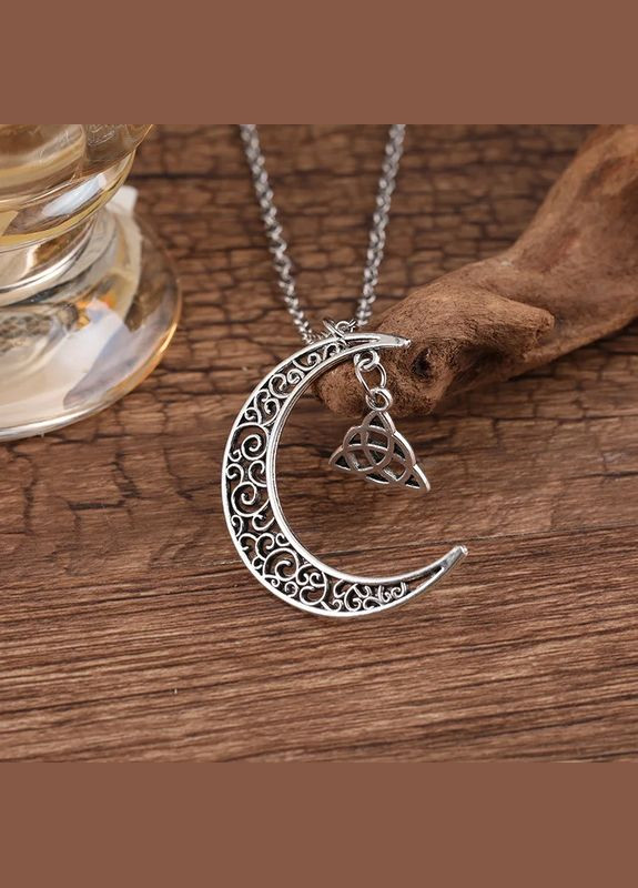 Кулон Язичницьке Колесо Трикветр і місяць амулет оберіг талісман підвіска No Brand (338436143)