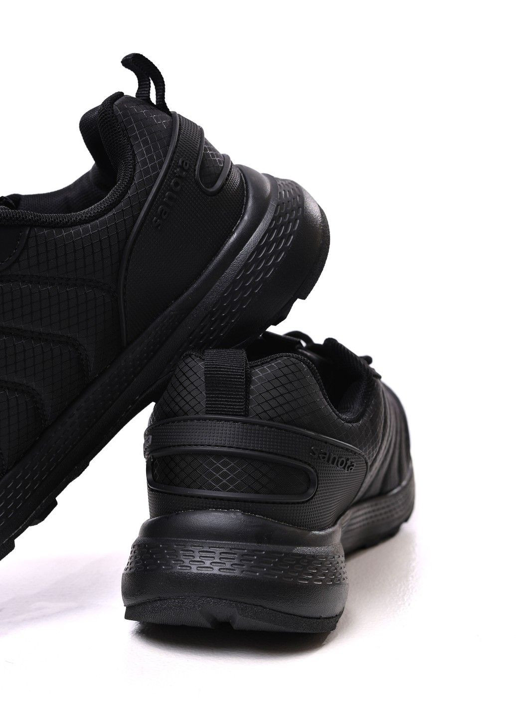 Чорні кросівки чоловічі SANOTA