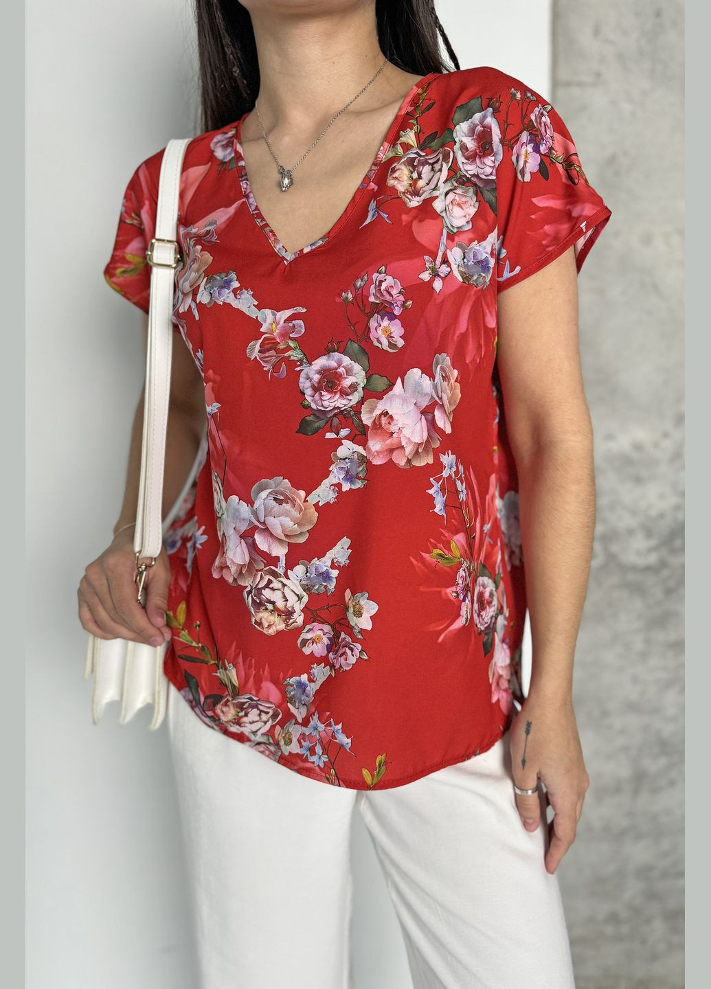Красная летняя легкая яркая стильная блузка в цветочный принт INNOE Блуза