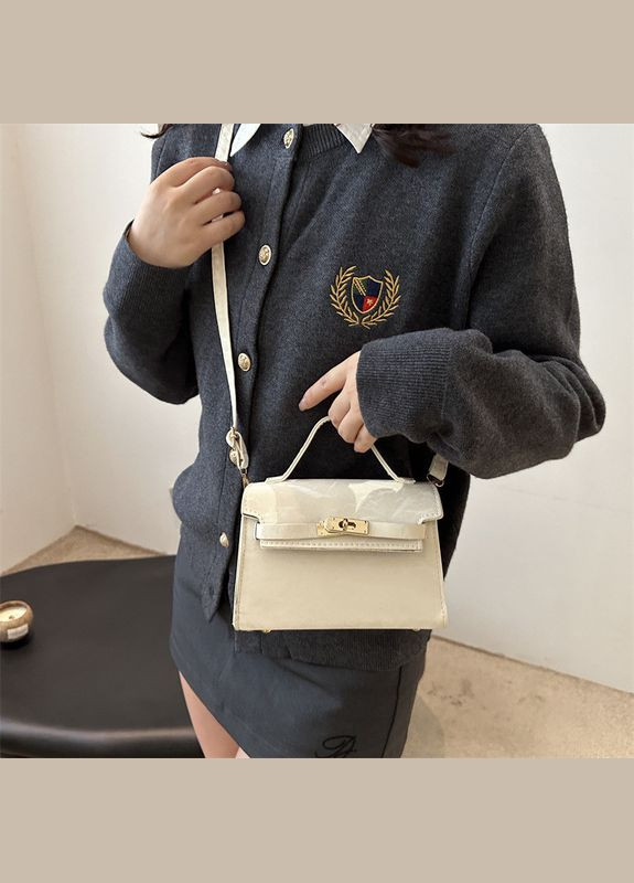 Женская сумка 6209 кросс-боди на ремешке бархатная велюровая замшевая белая молочная No Brand (313235647)