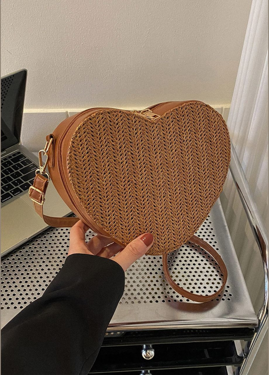 Жіноча сумка 8270 крос-боді Серце коричнева No Brand (303323035)