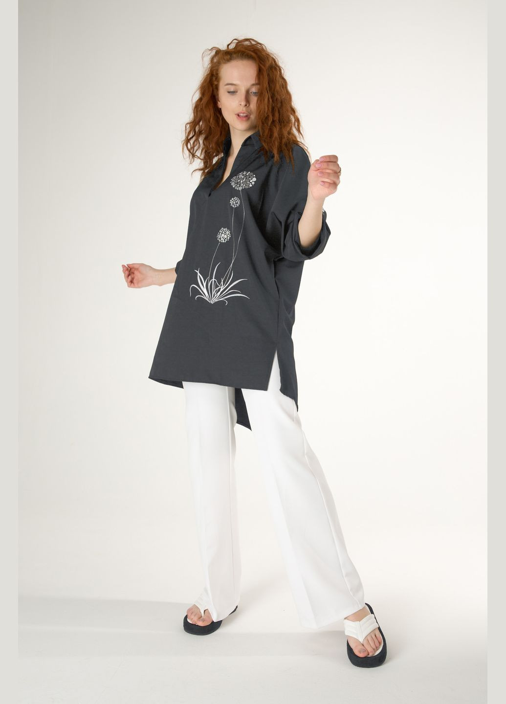 Серая демисезонная идеальная блуза-туника на каждый день с дизайнерской вышивкой INNOE Блуза-туніка