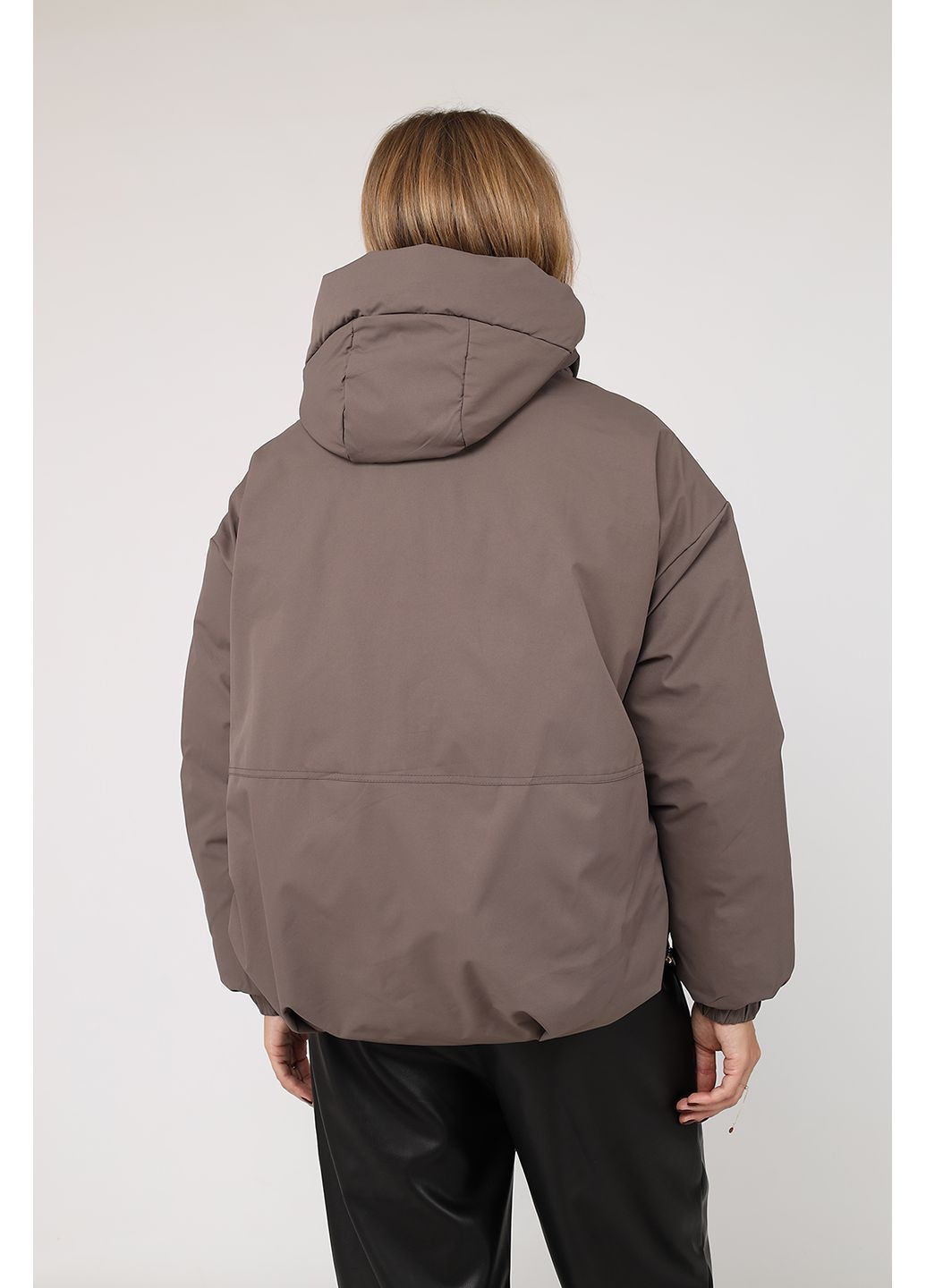 Кавова демісезонна куртка коротка жіноча колір капучино цб-00277870 Yuki