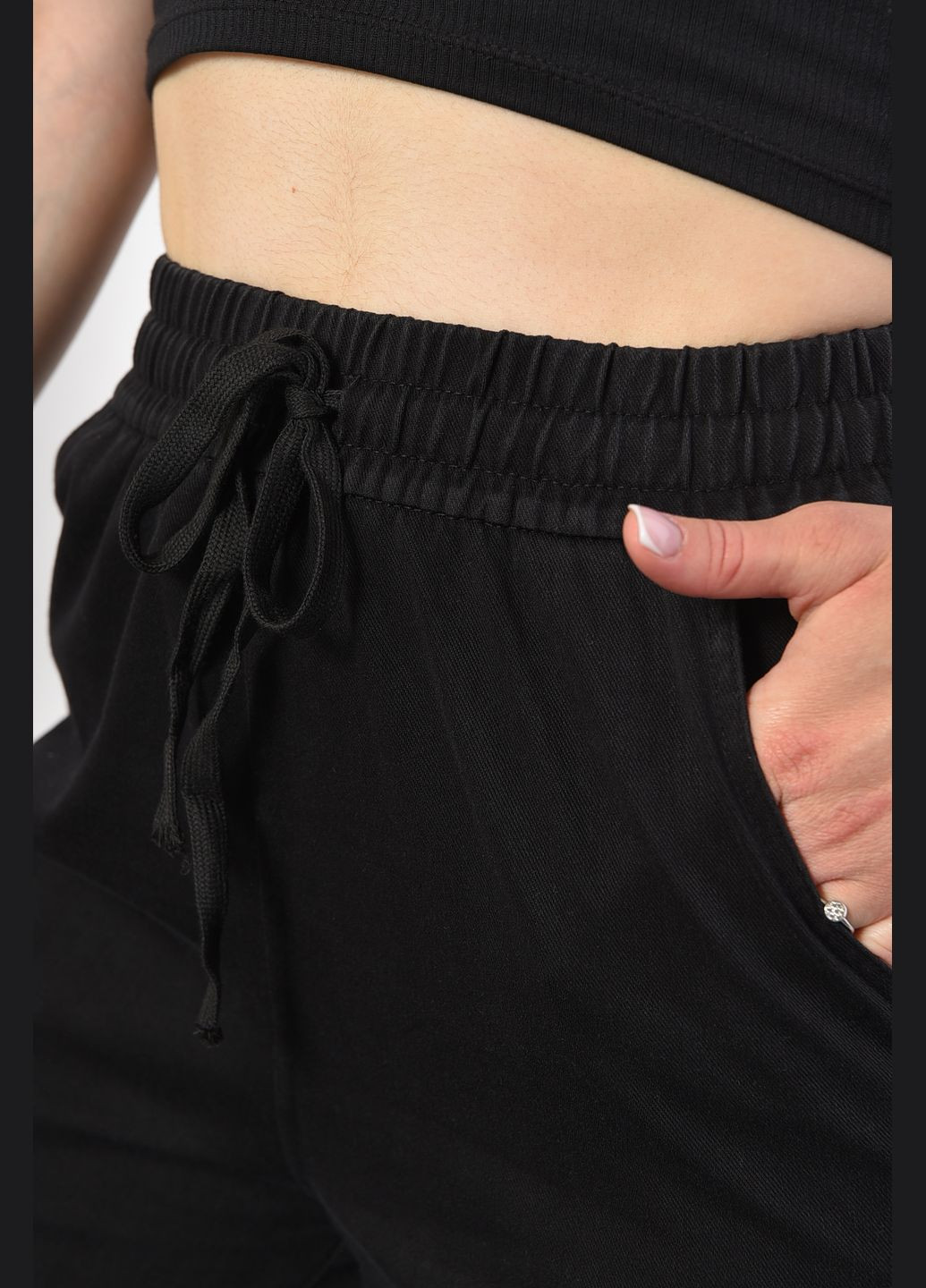 Штани жіночі напівбатальні чорного кольору Let's Shop (293476691)